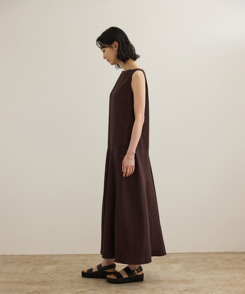 ROPE'（ロペ）の「レーヨンリネン スラッシュドネックワンピース【セットジャケット対応】（ワンピース・レディース・ブラウン/ネイビー/イエロー・36/38）」の4枚目の写真