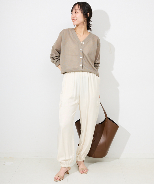 SLOBE IENA（スローブイエナ）の「サテンカーゴジョガーパンツ（カーゴパンツ・レディース・ブラック/アイボリー・36/38）」の10枚目の写真