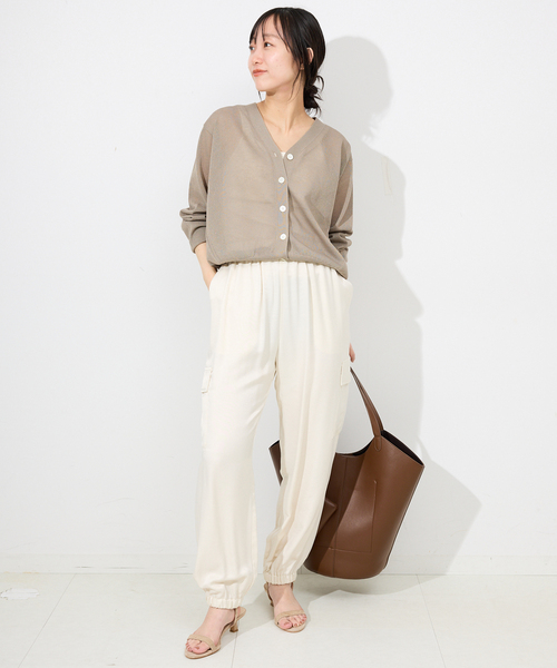 SLOBE IENA（スローブイエナ）の「サテンカーゴジョガーパンツ（カーゴパンツ・レディース・ブラック/アイボリー・36/38）」の11枚目の写真