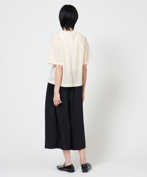 THE SHINZONE(ザ シンゾーン)の「SHEER GAUZE HALF SLEEVE TEE シアー ガーゼ ハーフ スリーブ Tシャツ(Tシャツ/カットソー・レディース・キナリ/グリーン/ブラック・FREE)」の6枚目の写真