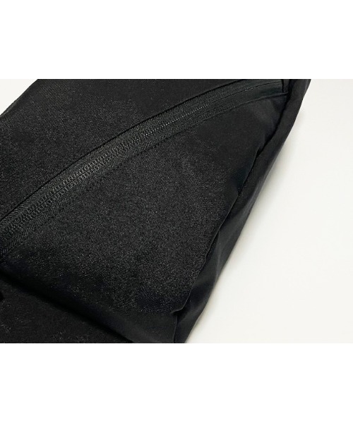 MASSIVE STORE(マッシブストア)の「【SiiLo/シーロ】WEEK スパイラルウェストバッグ(ボディバッグ/ウエストポーチ・メンズ・ブラック/ダークグレー・FREE)」の15枚目の写真