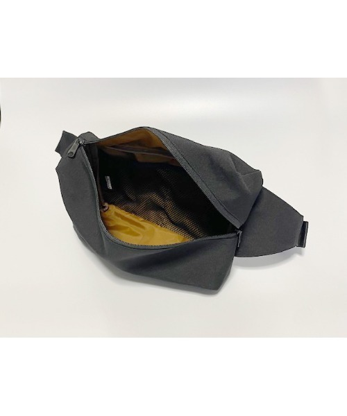 MASSIVE STORE(マッシブストア)の「【SiiLo/シーロ】WEEK スパイラルウェストバッグ(ボディバッグ/ウエストポーチ・メンズ・ブラック/ダークグレー・FREE)」の18枚目の写真