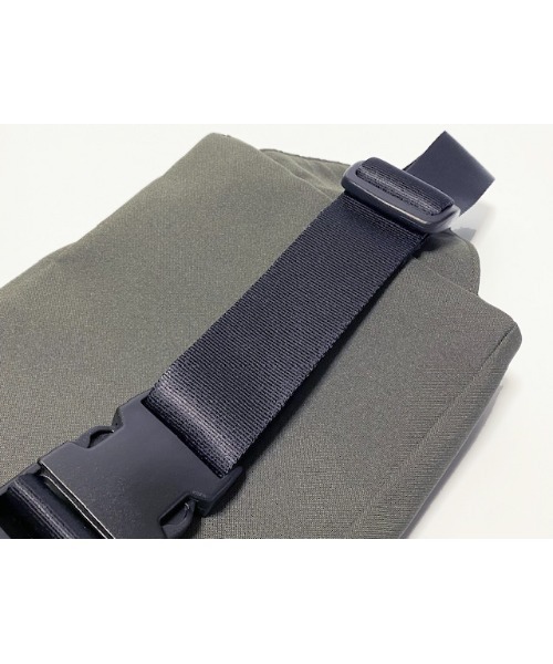 MASSIVE STORE(マッシブストア)の「【SiiLo/シーロ】WEEK スパイラルウェストバッグ(ボディバッグ/ウエストポーチ・メンズ・ブラック/ダークグレー・FREE)」の21枚目の写真
