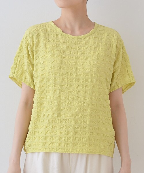 INDIVI(インディヴィ)の「【洗える/凹凸素材/UVケア】コンパクトトップス(Tシャツ/カットソー・レディース・スモーキーグリーン系/ブラック/ネイビー/ホワイト・13/05/15 /38/34)」の7枚目の写真