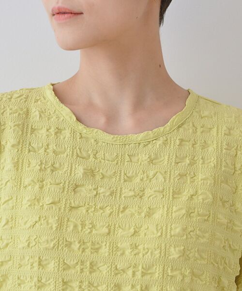 INDIVI(インディヴィ)の「【洗える/凹凸素材/UVケア】コンパクトトップス(Tシャツ/カットソー・レディース・スモーキーグリーン系/ブラック/ネイビー/ホワイト・13/05/15 /38/34)」の10枚目の写真