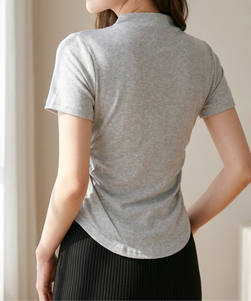 Per sist ence(パーシエンス)の「サイドギャザーハイネックトップス(Tシャツ/カットソー・レディース・グレー/ブラック/ホワイト・LARGE/MEDIUM)」の1枚目の写真