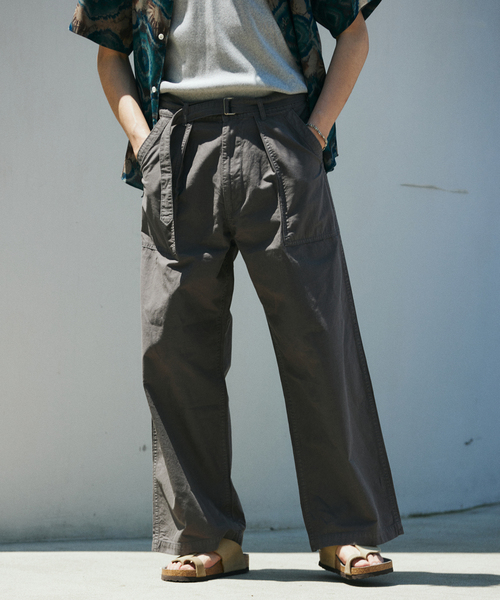 JOURNAL STANDARD（ジャーナルスタンダード）の「コットン リネン ベルテッド ワイド カット ベイカー パンツ（カーゴパンツ・メンズ・コバルトブルー/アイボリー/カーキ/ブラック系その他・SMALL/MEDIUM/LARGE）」の3枚目の写真