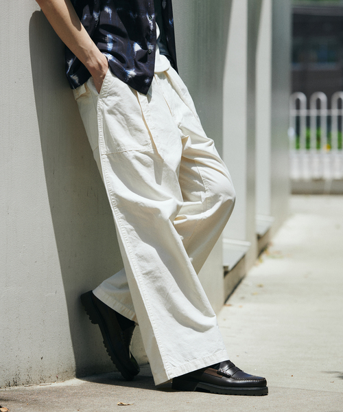 JOURNAL STANDARD（ジャーナルスタンダード）の「コットン リネン ベルテッド ワイド カット ベイカー パンツ（カーゴパンツ・メンズ・コバルトブルー/アイボリー/カーキ/ブラック系その他・SMALL/MEDIUM/LARGE）」の9枚目の写真