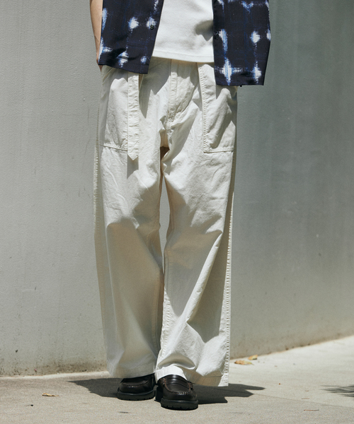 JOURNAL STANDARD（ジャーナルスタンダード）の「コットン リネン ベルテッド ワイド カット ベイカー パンツ（カーゴパンツ・メンズ・コバルトブルー/アイボリー/カーキ/ブラック系その他・SMALL/MEDIUM/LARGE）」の11枚目の写真