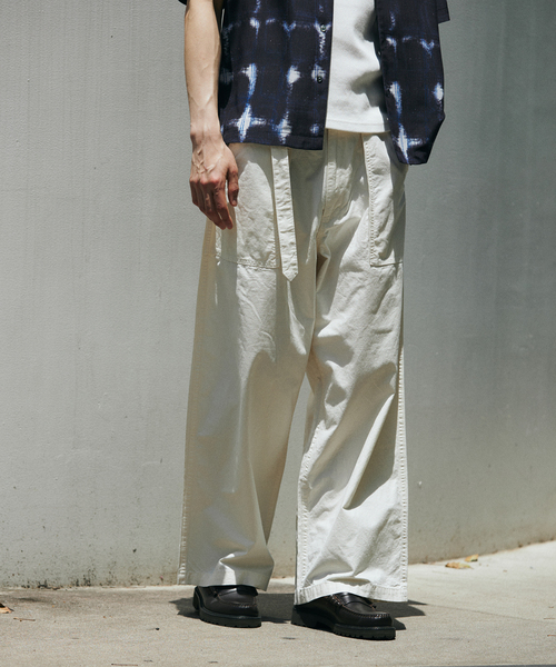 JOURNAL STANDARD（ジャーナルスタンダード）の「コットン リネン ベルテッド ワイド カット ベイカー パンツ（カーゴパンツ・メンズ・コバルトブルー/アイボリー/カーキ/ブラック系その他・SMALL/MEDIUM/LARGE）」の15枚目の写真