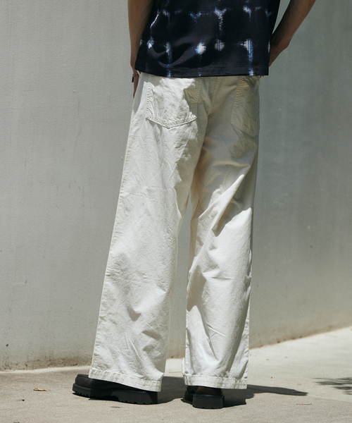 JOURNAL STANDARD（ジャーナルスタンダード）の「コットン リネン ベルテッド ワイド カット ベイカー パンツ（カーゴパンツ・メンズ・コバルトブルー/アイボリー/カーキ/ブラック系その他・SMALL/MEDIUM/LARGE）」の16枚目の写真