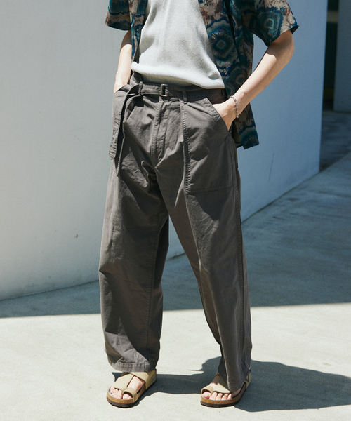 JOURNAL STANDARD（ジャーナルスタンダード）の「コットン リネン ベルテッド ワイド カット ベイカー パンツ（カーゴパンツ・メンズ・コバルトブルー/アイボリー/カーキ/ブラック系その他・SMALL/MEDIUM/LARGE）」の20枚目の写真