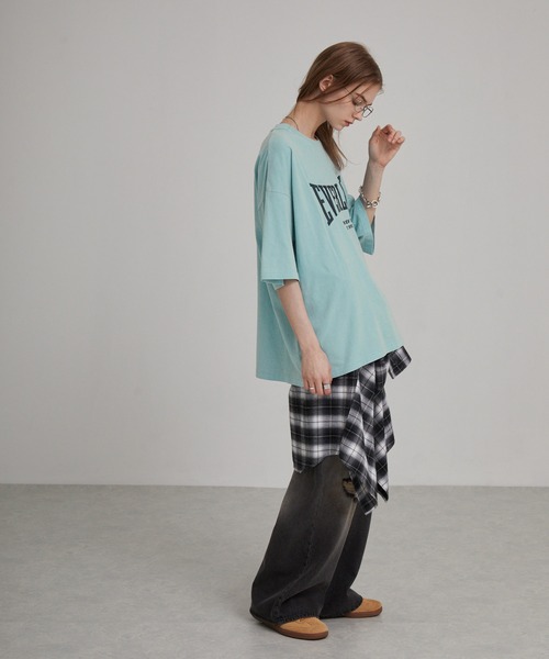 EVERLAST(スポーツ・ライフスタイル)(エバーラスト)の「EVERLAST/エバーラスト 別注 ヴィンテージ ピグメント加工 ブランドロゴ刺繍 クルーネック半袖Tシャツ(Tシャツ/カットソー・メンズ・オフホワイト/ライトブルー/ブラック・L/M)」の13枚目の写真