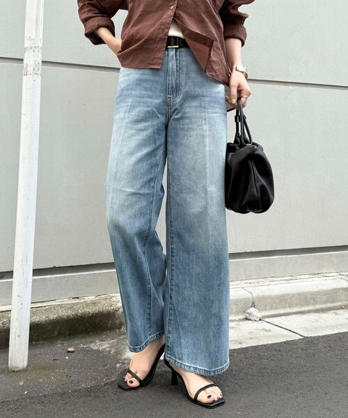 fredy emue(フレディエミュ)の「ライトオンスFRセミワイドデニムパンツ(デニムパンツ・レディース・サックスブルー/ネイビー・36/38)」の1枚目の写真