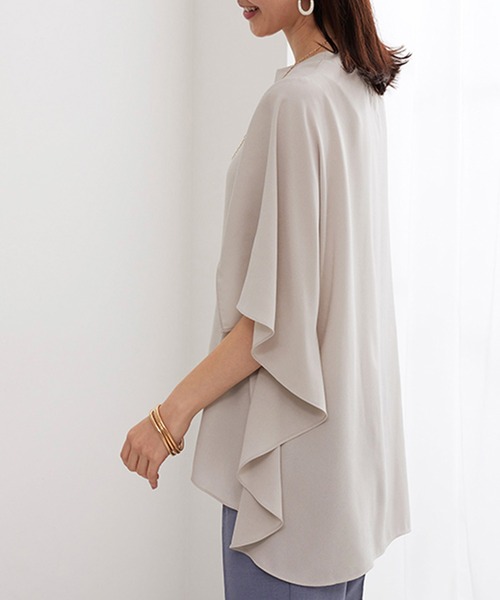 BELLUNA PLUS（ベルーナ）の「ＵＶ対策！涼やかケープ風ブラウス（シャツ/ブラウス・レディース・グレイッシュベージュ/セージグリーン/ホワイト系その他/ブラック・MEDIUM/X-LARGE/LARGE）」の18枚目の写真