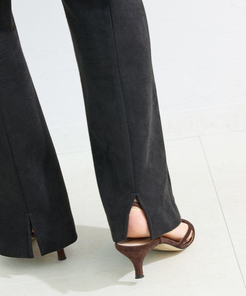 B.C STOCK（ベーセーストック）の「ウォッシャブル / ヌバック調フレアスリムパンツ（その他パンツ・レディース・ブラック/ブラウン・SMALL/MEDIUM）」の3枚目の写真