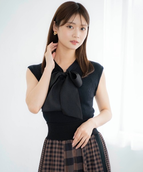 AND COUTURE(アンドクチュール)の「リボンフレンチスリーブプルオーバー(Tシャツ/カットソー・レディース・オフホワイト/ブラック/ピンク/ミント・FREE)」の2枚目の写真
