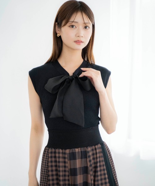 AND COUTURE(アンドクチュール)の「リボンフレンチスリーブプルオーバー(Tシャツ/カットソー・レディース・オフホワイト/ブラック/ピンク/ミント・FREE)」の8枚目の写真