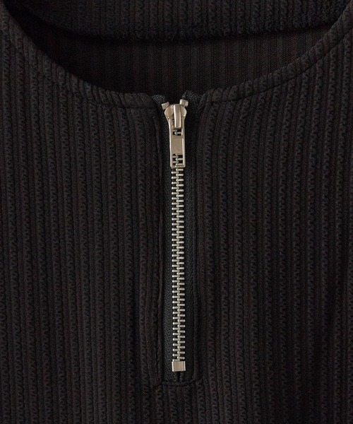 Theater code(シアターコード)の「Ribbed knit half-zip top / リブ編みニット ハーフジップトップス 2026年春夏(Tシャツ/カットソー・メンズ・ホワイト/アイボリー/ブラック・L/M)」の4枚目の写真