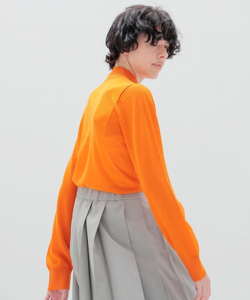 DRESSLAVE(ドレスレイブ)の「18G soft sheer mockneck pull(18ゲージソフトシアーモックネックプルオーバー)(ニット/セーター・レディース・ホワイト/オレンジ/ネイビー・38)」の21枚目の写真