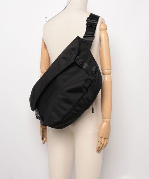 NoiR/ノアール(ノアール)の「EM:NoiR ノアール Compass messenger/コンパスメッセンジャー バッグ(メッセンジャーバッグ・メンズ・ブラック/ブラック系その他・FREE)」の21枚目の写真