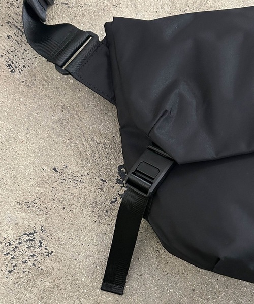 NoiR/ノアール(ノアール)の「EM:NoiR ノアール Compass messenger/コンパスメッセンジャー バッグ(メッセンジャーバッグ・メンズ・ブラック/ブラック系その他・FREE)」の7枚目の写真