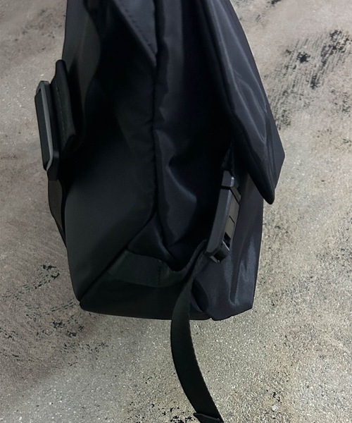 NoiR/ノアール(ノアール)の「EM:NoiR ノアール Compass messenger/コンパスメッセンジャー バッグ(メッセンジャーバッグ・メンズ・ブラック/ブラック系その他・FREE)」の6枚目の写真