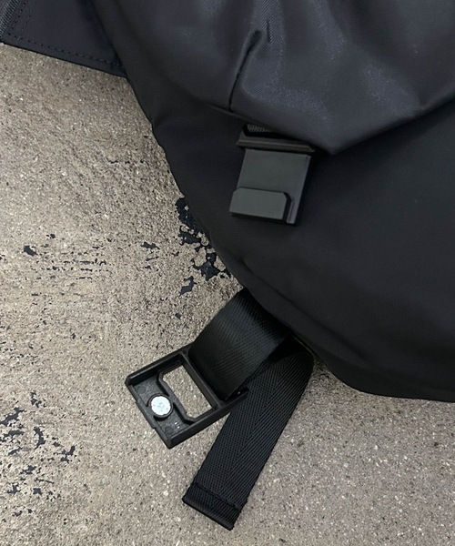NoiR/ノアール(ノアール)の「EM:NoiR ノアール Compass messenger/コンパスメッセンジャー バッグ(メッセンジャーバッグ・メンズ・ブラック/ブラック系その他・FREE)」の9枚目の写真