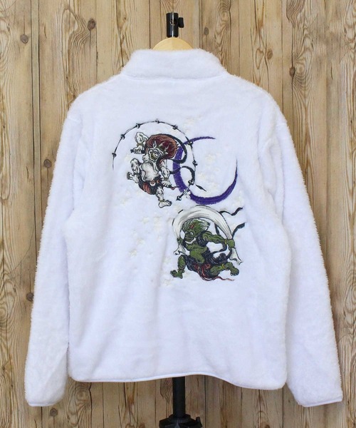 TopIsm(トップイズム)の「刺繍入り スタンドフルジップ フリースジャケット(ブルゾン・メンズ・ブラック系1/ブラック系3/ホワイト系4/ネイビー系1/ホワイト系1/ホワイト系2/ネイビー系4/ブラック系5/ネイビー系5/ネイビー系3/ブラック系2/ネイビー系2/ホワイト系3/ブラック系4/ホワイト系5・L/XL/M)」の2枚目の写真