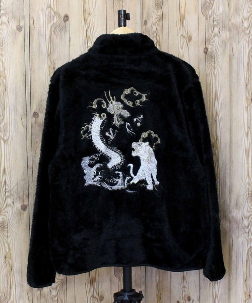 TopIsm(トップイズム)の「刺繍入り スタンドフルジップ フリースジャケット(ブルゾン・メンズ・ブラック系1/ブラック系3/ホワイト系4/ネイビー系1/ホワイト系1/ホワイト系2/ネイビー系4/ブラック系5/ネイビー系5/ネイビー系3/ブラック系2/ネイビー系2/ホワイト系3/ブラック系4/ホワイト系5・L/XL/M)」の10枚目の写真