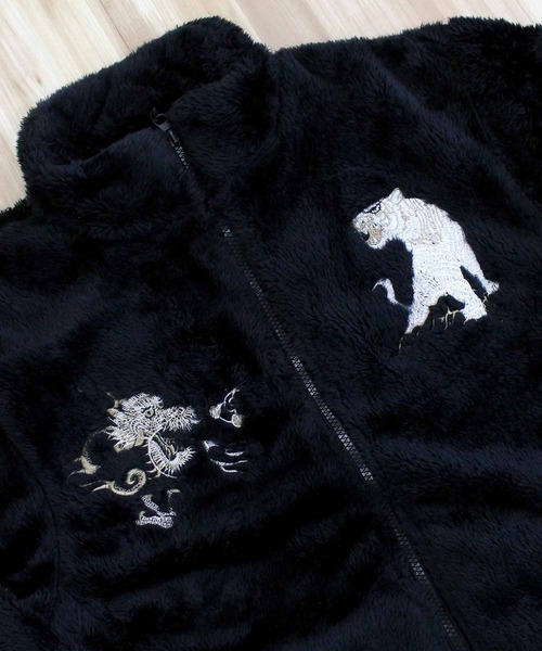 TopIsm(トップイズム)の「刺繍入り スタンドフルジップ フリースジャケット(ブルゾン・メンズ・ブラック系1/ブラック系3/ホワイト系4/ネイビー系1/ホワイト系1/ホワイト系2/ネイビー系4/ブラック系5/ネイビー系5/ネイビー系3/ブラック系2/ネイビー系2/ホワイト系3/ブラック系4/ホワイト系5・L/XL/M)」の17枚目の写真