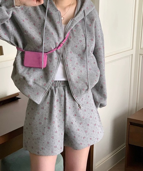 ammy.（エイミードット）の「【 ammy. / エイミードット 】 小花柄 セットアップ / 半ズボン（セットアップ・レディース・グレー・X-LARGE/LARGE）」の7枚目の写真