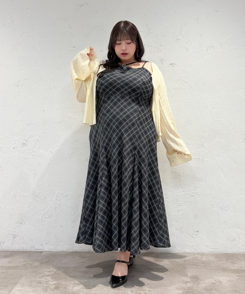 Louiosy(ルオシー)の「【Louiosy】【大きいサイズ】イレヘムマーメイドキャミワンピ(ワンピース・レディース・ダークブラウン/グレイッシュベージュ/ブルー系その他/ブラウン系その他/ブラック/グレー/ベージュ系その他/ブルー系その他2・4L/3L/X-LARGE)」の14枚目の写真
