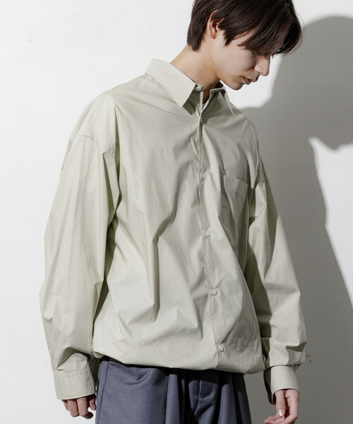 FREAK'S STORE(フリークスストア)の「限定展開 ワイドシルエット スピンドル レギュラーカラーシャツ / ヘムコード(シャツ/ブラウス・メンズ・ホワイト/ブラック/ブラック系その他/チャコールグレー/ブラウン系その他/ベージュ/サックスブルー/ブルー系その他・SMALL/MEDIUM/LARGE)」の7枚目の写真