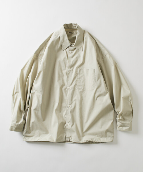 FREAK'S STORE(フリークスストア)の「限定展開 ワイドシルエット スピンドル レギュラーカラーシャツ / ヘムコード(シャツ/ブラウス・メンズ・ホワイト/ブラック/ブラック系その他/チャコールグレー/ブラウン系その他/ベージュ/サックスブルー/ブルー系その他・SMALL/MEDIUM/LARGE)」の21枚目の写真