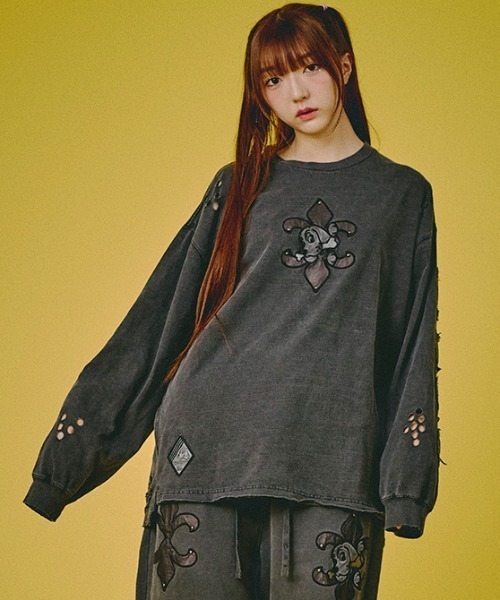 GALFY(ガルフィー)の「A'GEM/9 × .kom 『GALFY/ガルフィー』 ぼろぼろロゴ百合の紋 ロンTee(Tシャツ/カットソー・メンズ・ブラック/ホワイト・L)」の2枚目の写真