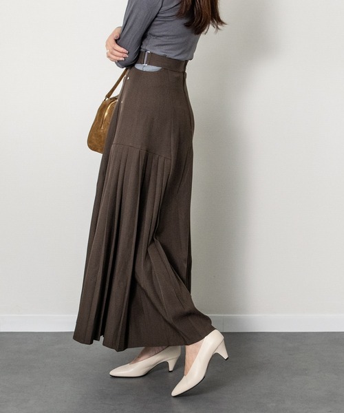 FABIO RUSCONI(ファビオルスコーニ)の「【FABIO RUSCONI】コーンヒールポインテッドトウパンプス(F51123)(パンプス・レディース・アイボリー/ブラック・37/36/38/35)」の9枚目の写真