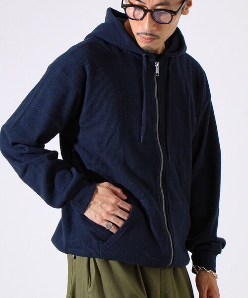 GLOSTER（グロスター）の「【レイヤードに最適】起毛ワッフル 裾ドロストジップパーカー（パーカー・メンズ・ネイビー/チャコールグレー/ヘザーグレー・M/L/XL）」の9枚目の写真