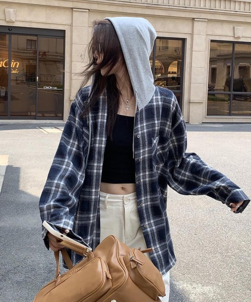 yuue' ( wear )(ユーイ)の「オーバーサイズフーディーチェックシャツ/フード付きシャツ(シャツ/ブラウス・レディース・ブラック/ネイビー・FREE)」の10枚目の写真