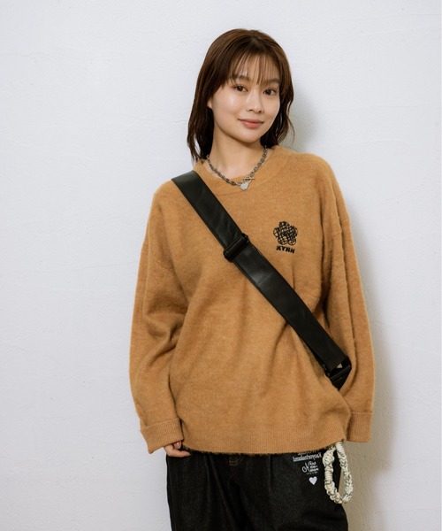 kaoyorinakami（カオヨリナカミ）の「KYRN flower knit / KYRNフラワーニット（ニット/セーター・メンズ・ベージュ/ブラック・X-LARGE/LARGE/MEDIUM/SMALL）」の3枚目の写真
