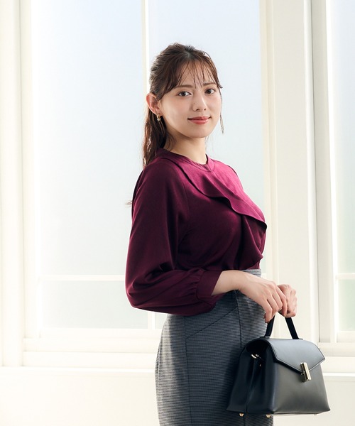 12Twelve Agenda(トゥエルブ アジェンダ)の「アシメフリルデザインサテンブラウス(シャツ/ブラウス・レディース・アイボリー/ブルー/ブラウン・M)」の7枚目の写真