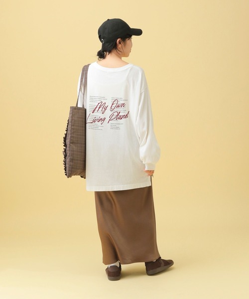 LEPSIM（レプシィム）の「【産前・産後対応】マタニティ／バックロゴプリント長袖T　587651（マタニティウェア/グッズ・レディース・チャコールグレー/オフホワイト・FREE）」の3枚目の写真