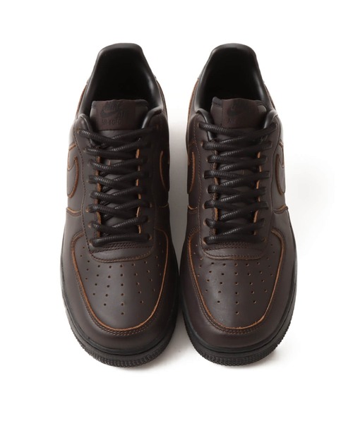 NIKE(ナイキ)の「NIKE AIR FORCE 1 '07 PRM / ナイキ エア フォース 1 '07 PRM 【SP】(スニーカー・メンズ・ブラウン・25.5cm/26.0cm/26.5cm/27.0cm/27.5cm/28.0cm/28.5cm/29.0cm/24.5cm/24.0cm/25.0cm/30.0cm/23.0cm/23.5cm)」の2枚目の写真