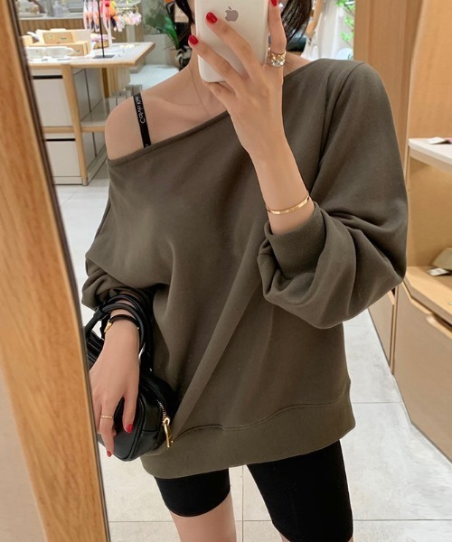 FREE STYLISTS（フリー スタイリスト）の「YUGA_YGMC Off-the-shoulder tops（スウェット・レディース・ホワイト/カーキ/ブラック・FREE）」の13枚目の写真
