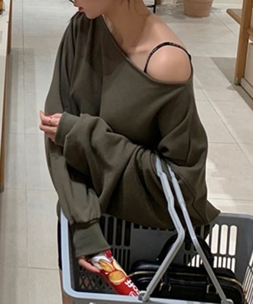FREE STYLISTS（フリー スタイリスト）の「YUGA_YGMC Off-the-shoulder tops（スウェット・レディース・ホワイト/カーキ/ブラック・FREE）」の18枚目の写真