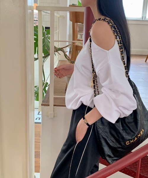FREE STYLISTS（フリー スタイリスト）の「YUGA_YGMC Off-the-shoulder tops（スウェット・レディース・ホワイト/カーキ/ブラック・FREE）」の7枚目の写真