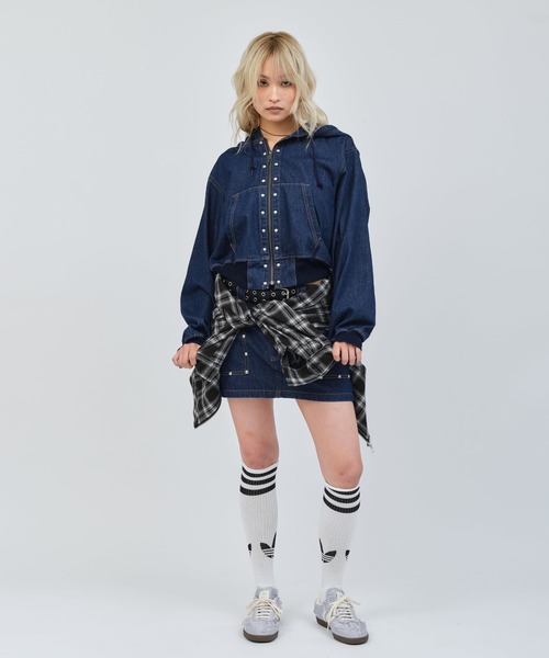 atmos pink(アトモスピンク)の「atmos pink Studs Denim Mini Skirt / アトモス ピンク スタッズ デニム ミニスカート(スカート・レディース・ブルー/ブラック・S/M)」の11枚目の写真