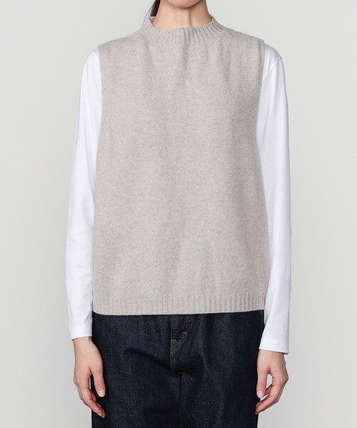 Morris & Sons（モリスアンドサンズ）の「MORRIS & SONS | ジーロンラム クルーネックベスト WOMEN（ベスト・レディース・ブラック/レッド/オートミール/ベージュ・F）」の10枚目の写真