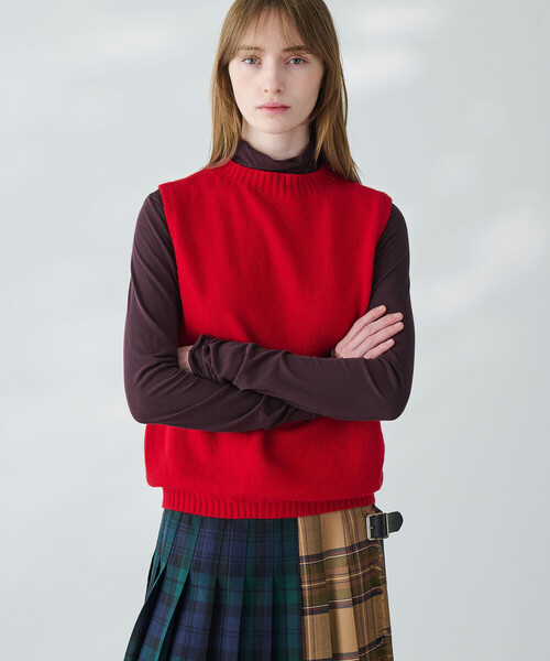 Morris & Sons（モリスアンドサンズ）の「MORRIS & SONS | ジーロンラム クルーネックベスト WOMEN（ベスト・レディース・ブラック/レッド/オートミール/ベージュ・F）」の14枚目の写真