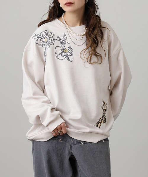ATELANE(アテレーン)の「ATELANE アソートデザイン刺繍クルーネック/フェイクスウェード/フラワー/トラ/フレンチブルドッグ(スウェット・メンズ・アイボリー系2/アイボリー系1/ブラック系1/ブラック系2・L/M)」の20枚目の写真